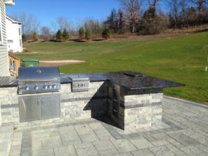 New England outdoor kitchen contractor